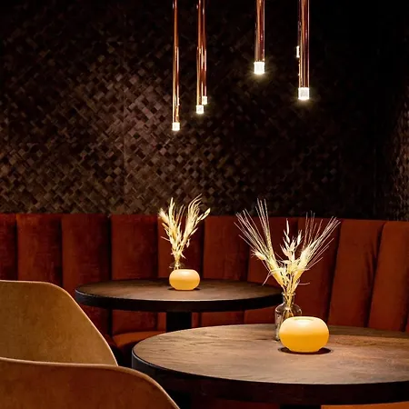 De Sterrenberg - Adults Only