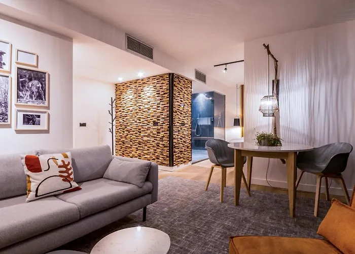 De Sterrenberg - Adults Only