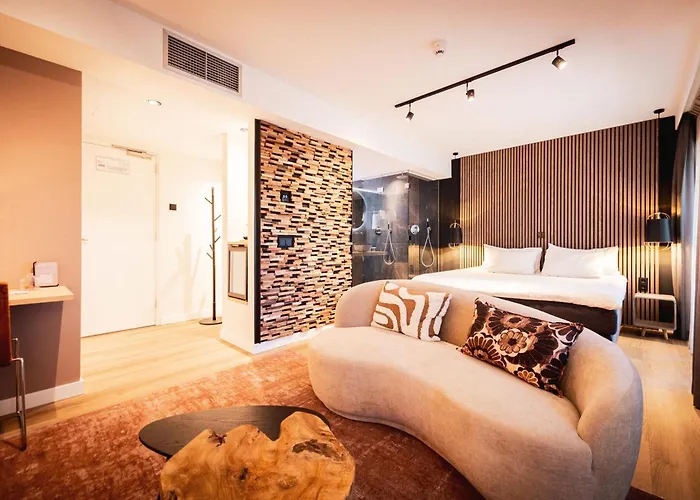 De Sterrenberg - Adults Only 4*